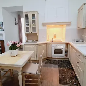 Appartamento Trastevere Rome's Heart Charming & Cozy 2, Roma